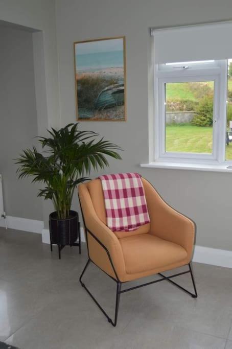 Twin Lake View - Bungalow In Pontoon Foxford Bagian luar foto
