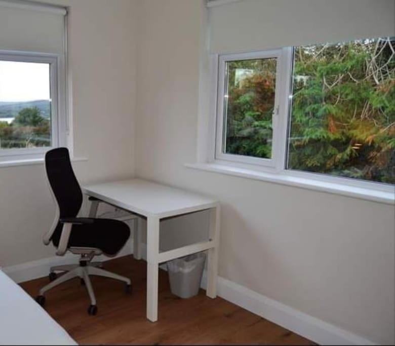 Twin Lake View - Bungalow In Pontoon Foxford Bagian luar foto